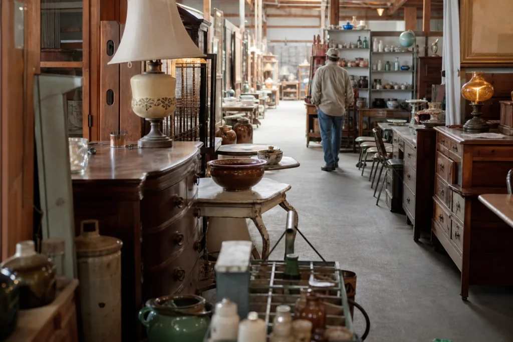 shoppers browsing antique and vintage market stalls at Memory Lane Antique Mall in Tennessee